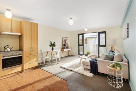Photo of property in Pirie Street Townhouses, 2/35 Pirie Street, Mount Victoria, Wellington, 6011