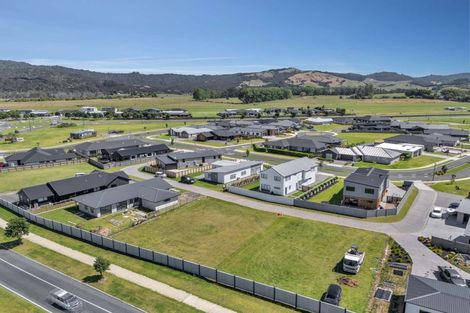 Photo of property in 8 Norma Way, Whitianga, 3510