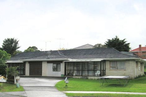Photo of property in 2/16 Sirius Place, Botany Downs, Auckland, 2010