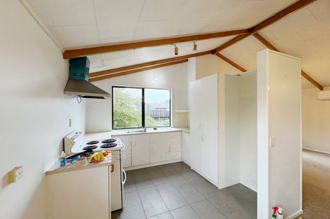 Photo of property in 1/14 Thalia Place, Totara Vale, Auckland, 0629