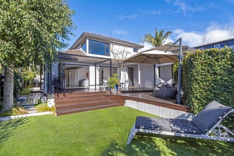 Photo of property in 2/12 Waller Avenue, Bucklands Beach, Auckland, 2012