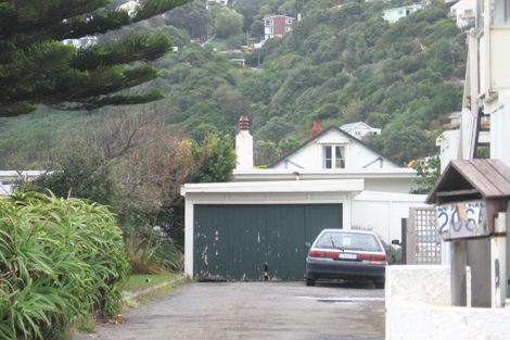 Photo of property in 210 Onepu Road, Lyall Bay, Wellington, 6022