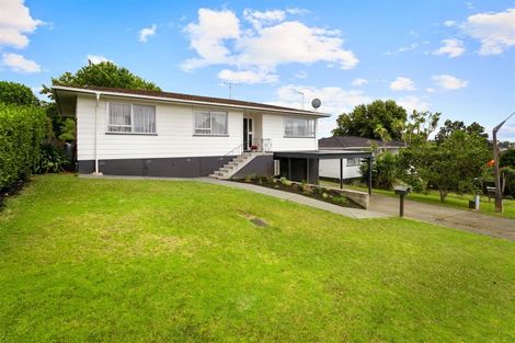 Photo of property in 13 Hewlett Road, Massey, Auckland, 0614