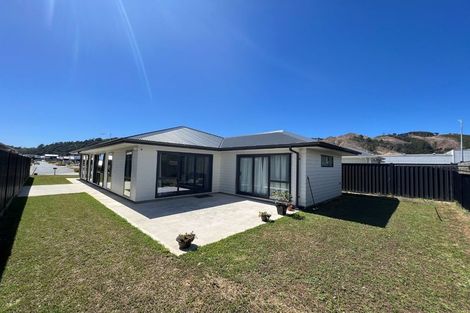 Photo of property in 41 Cynisca Crescent, Wallaceville, Upper Hutt, 5018