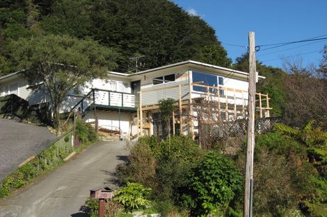 Photo of property in 10 Faris Crescent, Wainuiomata, Lower Hutt, 5014