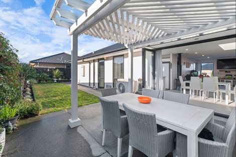 Photo of property in 27 Faringdon Boulevard, Rolleston, 7615