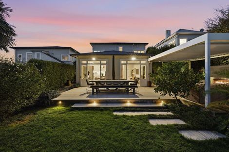 Photo of property in 45 Mozeley Avenue, Devonport, Auckland, 0624