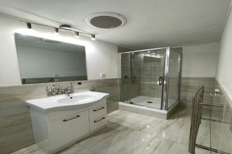 Photo of property in 11 Walnut Lane, Browns Bay, Auckland, 0630