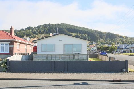 Photo of property in 2 Burrows Street, Bluff, 9814