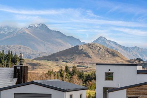 Photo of property in 32 Hood Crescent, Arrowtown, 9302