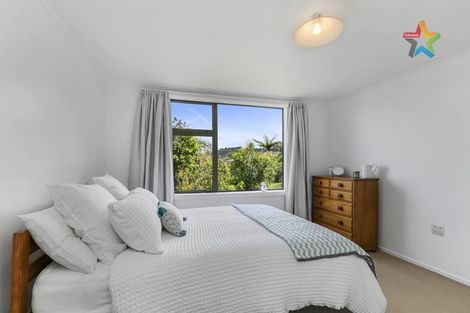 Photo of property in 44 Maungaraki Road, Korokoro, Lower Hutt, 5012