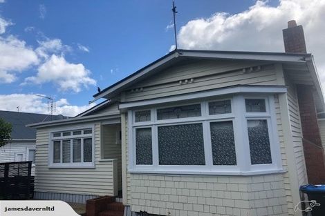 Photo of property in 87 Point Chevalier Road, Point Chevalier, Auckland, 1022