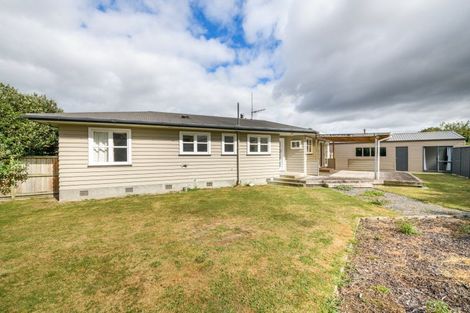 Photo of property in 18 Woburn Place, Takaro, Palmerston North, 4412