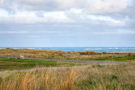 Photo of property in 12 Reefview Way, Flat Point, 5883