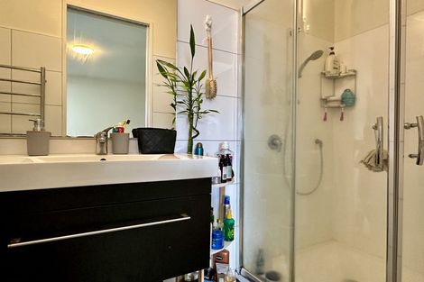 Photo of property in 1/25 Home Street, Mount Victoria, Wellington, 6011