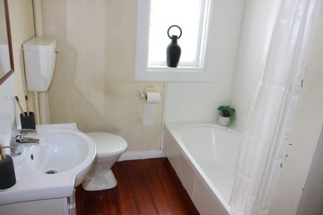 Photo of property in 36 Lyndhurst Street, Takaro, Palmerston North, 4412