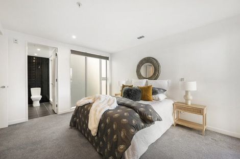 Photo of property in Portal Apartments, 6a/42 Cable Street, Te Aro, Wellington, 6011
