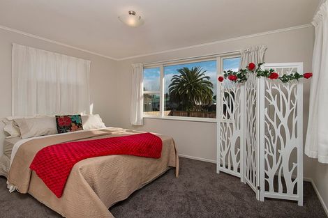 Photo of property in 20 President Avenue, Papakura, 2110