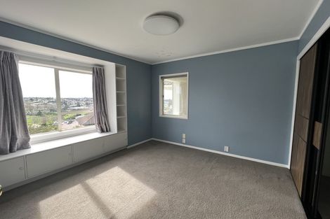 Photo of property in 14 Mcfetridge Place, Hillcrest, Auckland, 0627