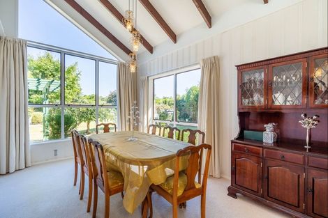 Photo of property in 10 Rewarewa Crescent, Waikanae, 5036