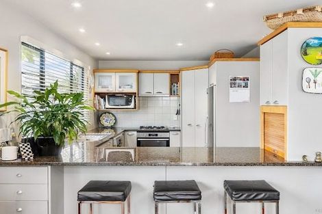 Photo of property in 49b Dignan Street, Point Chevalier, Auckland, 1022