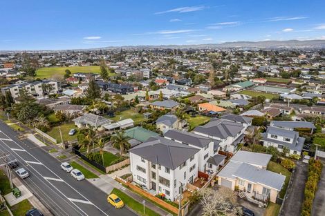 Photo of property in 6/684 Te Atatu Road, Te Atatu Peninsula, Auckland, 0610