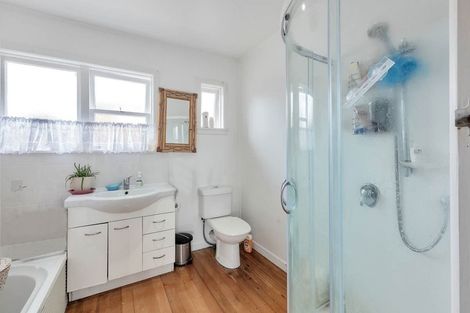 Photo of property in 5b Barbary Avenue, Kelston, Auckland, 0602