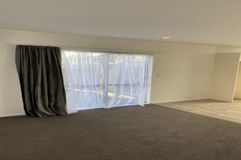 Photo of property in 12 Duxfield Drive, Ranui, Auckland, 0612