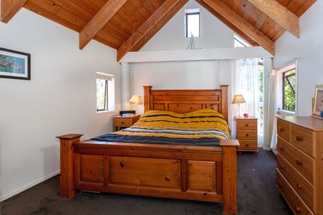 Photo of property in 2 Oxford Terrace, Coromandel, 3506