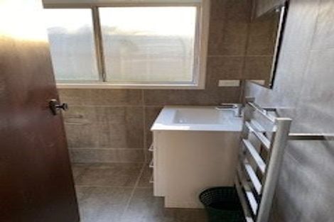 Photo of property in 1/57 Chartwell Avenue, Glenfield, Auckland, 0629