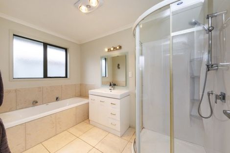 Photo of property in 16 Shere Lane, Linton, Palmerston North, 4472