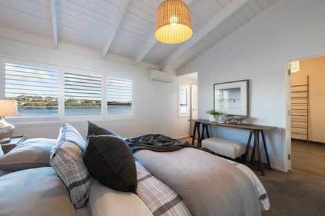 Photo of property in 35 Sylvan Park Avenue, Milford, Auckland, 0620