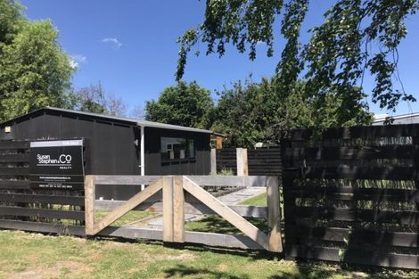 Photo of property in 2 Daniel Street, Martinborough, 5711