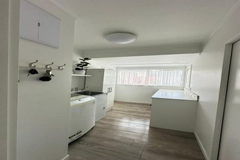 Photo of property in 2 Edmund Hillary Avenue, Papakura, 2110