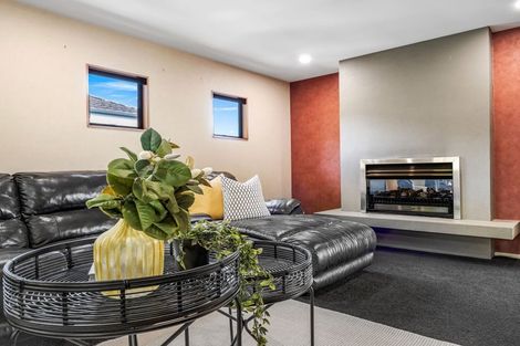 Photo of property in 52 Ruapehu Drive, Fitzherbert, Palmerston North, 4410