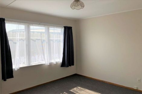 Photo of property in 14 Omori Place, Castlecliff, Whanganui, 4501