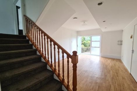 Photo of property in 10 Yarra Place, Botany Downs, Auckland, 2010