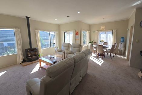 Photo of property in 6 San Lorenzo Rise, Henderson, Auckland, 0612