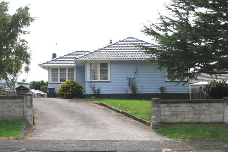Photo of property in 14 Paton Avenue, Te Atatu South, Auckland, 0610