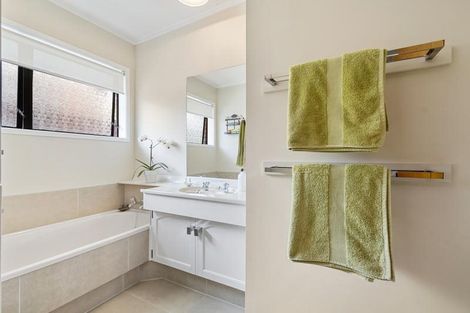 Photo of property in 1/71 Dalwhinnie Parade, Highland Park, Auckland, 2010