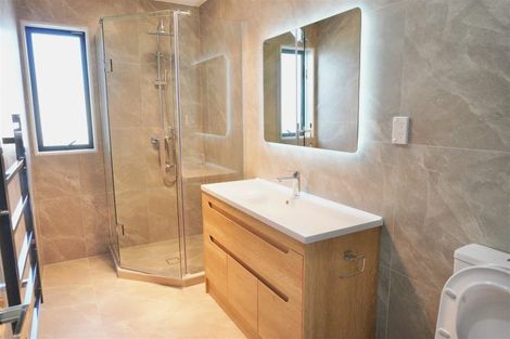 Photo of property in 16 Combat Street, Papakura, 2110