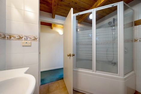 Photo of property in 19 Fawcett Road, Laingholm, Auckland, 0604