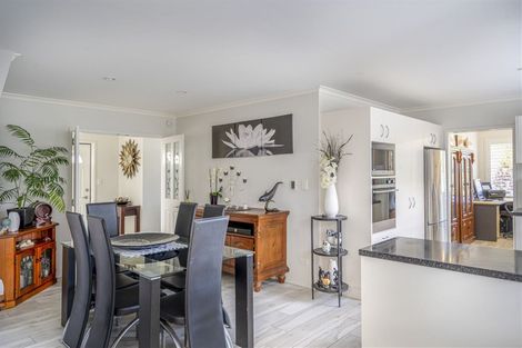 Photo of property in 6 Coral Court, Gulf Harbour, Whangaparaoa, 0930