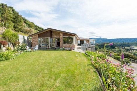 Photo of property in 28a Moana View Road, Waikawa, Picton, 7220