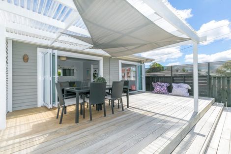 Photo of property in 15 Sandwich Road, St Andrews, Hamilton, 3200