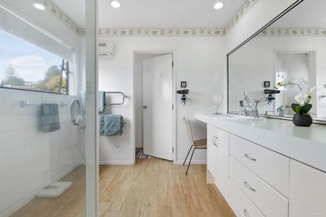 Photo of property in 29 Maori Hut Road, Red Beach, 0932