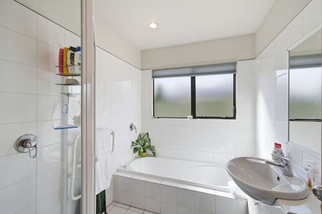 Photo of property in 2/139 Maidstone Road, Ilam, Christchurch, 8041