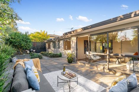 Photo of property in 18 Mckinley Road, Sunnyvale, Auckland, 0612