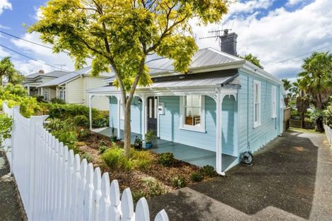 Photo of property in 104 Calliope Road, Stanley Point, Auckland, 0624