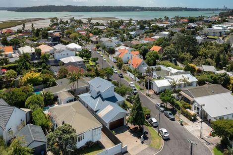 Photo of property in 11 Sunny Brae Crescent, Westmere, Auckland, 1022